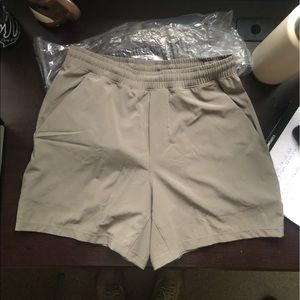 Lulu Pace Breaker Short 5” inseam